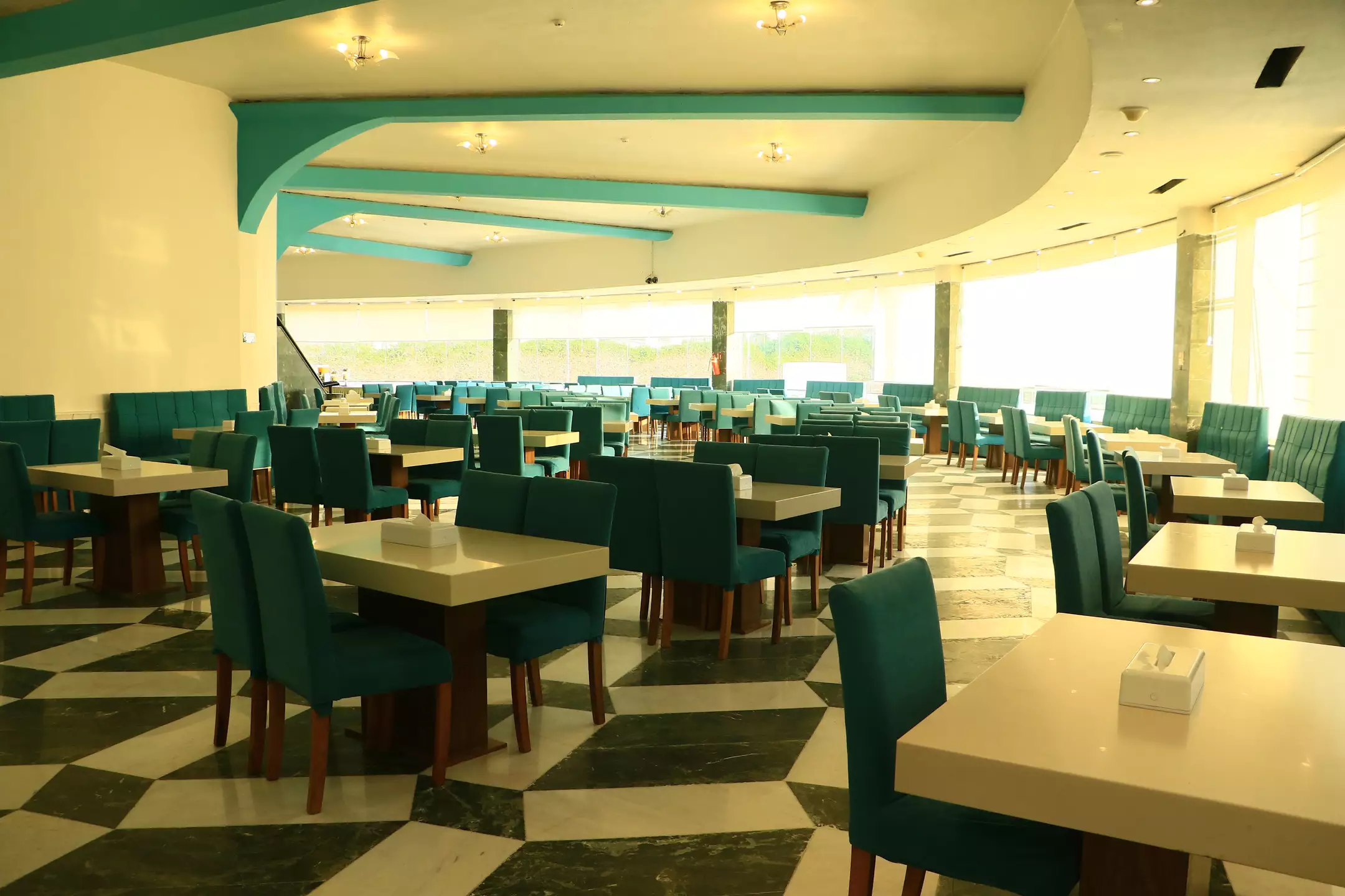 هتل ارم سه و چهار ستاره  کیش